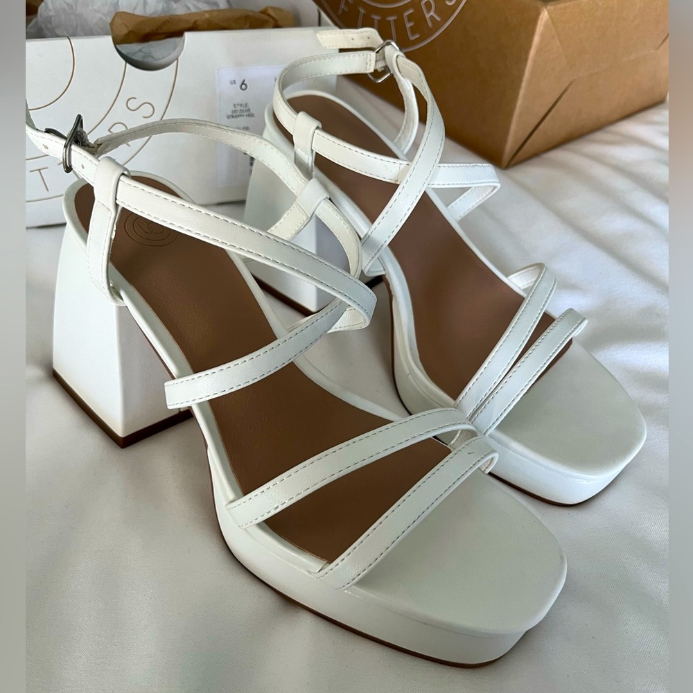 Urban Outfitters Olive Strappy Heel (White)